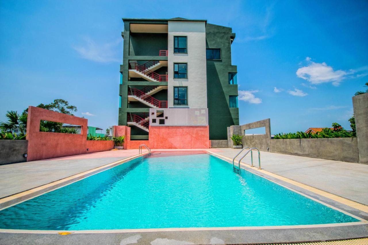 Comet Hotel Surat Thani Eksteriør billede