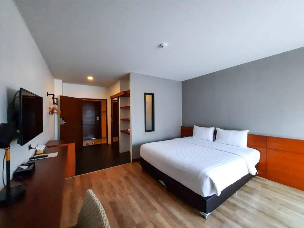 Comet Hotel Surat Thani Eksteriør billede