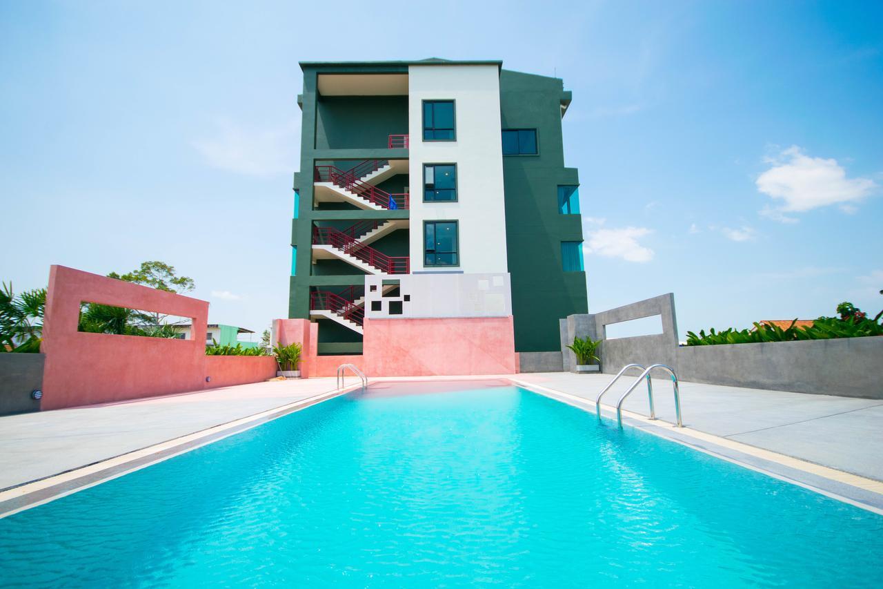 Comet Hotel Surat Thani Eksteriør billede