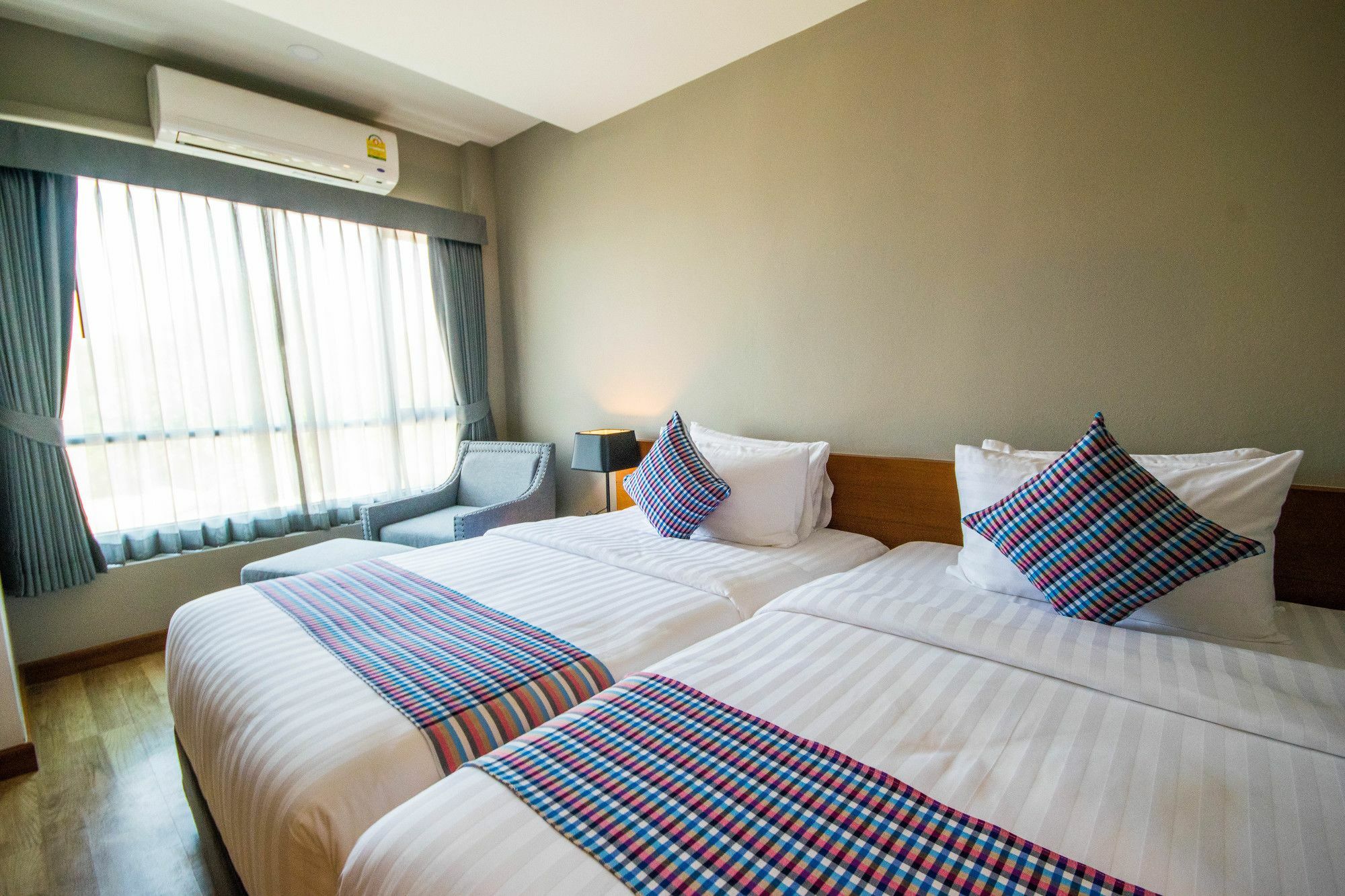 Comet Hotel Surat Thani Eksteriør billede