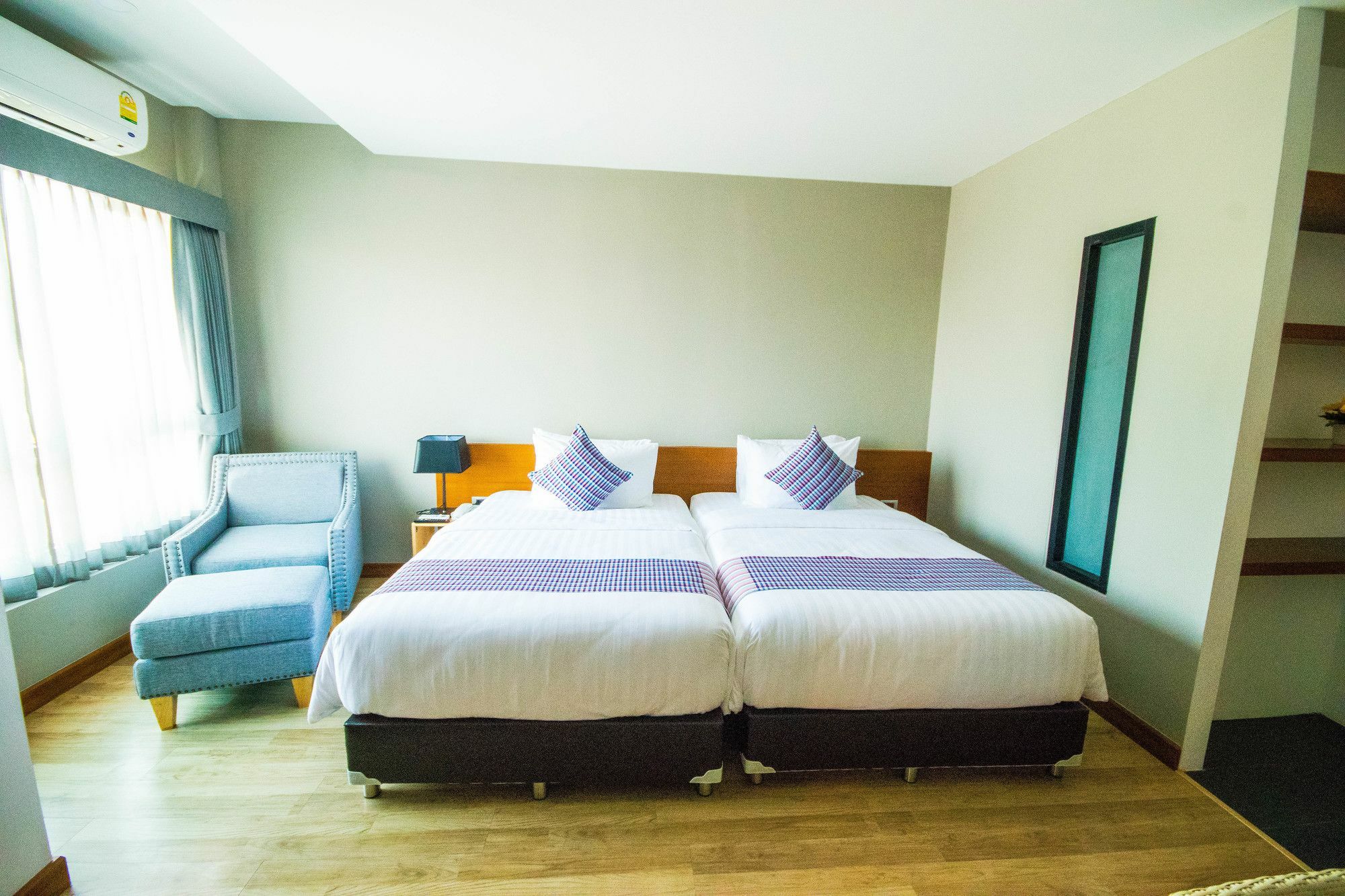 Comet Hotel Surat Thani Eksteriør billede