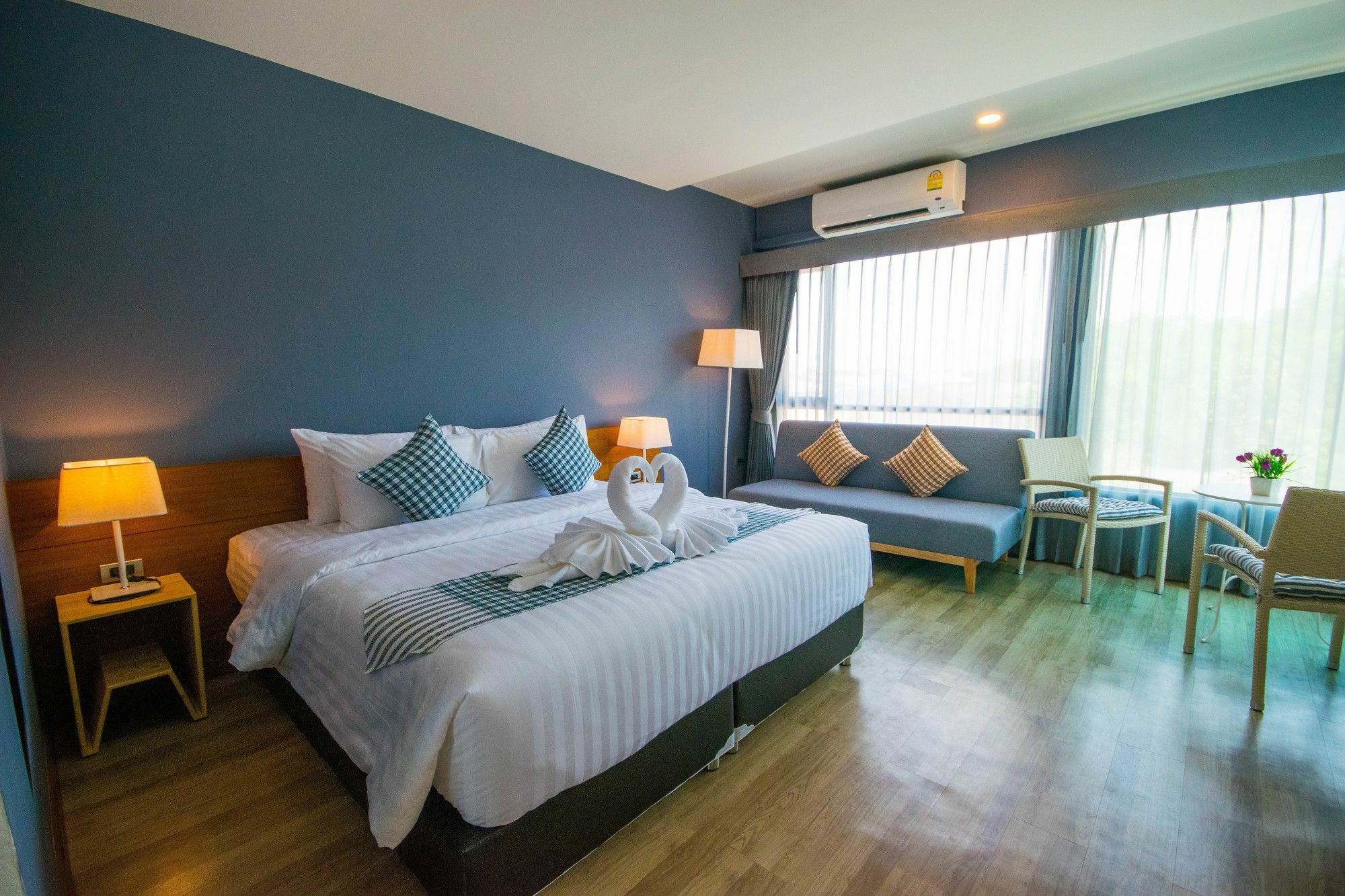 Comet Hotel Surat Thani Eksteriør billede